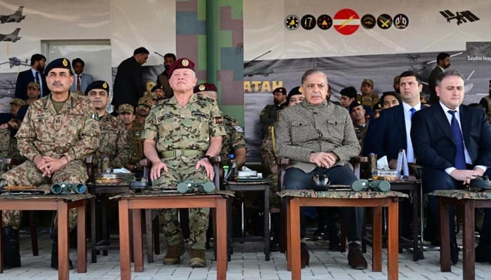 Jordanian King Abdullah II witnesses joint fire and manoeuvre exercise at Tilla Field Firing Ranges. PM Shehbaz Sharif, COAS Field Marshal Syed Asim Munir and Azerbaijan Minister of Defence Industry Vugar Valeh oglu Mustafayev are also present. — ISPR