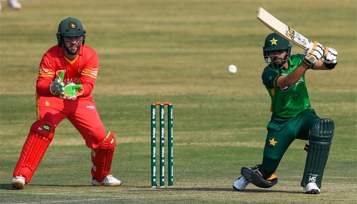Pakistan beat Zimbabwe after a close contest