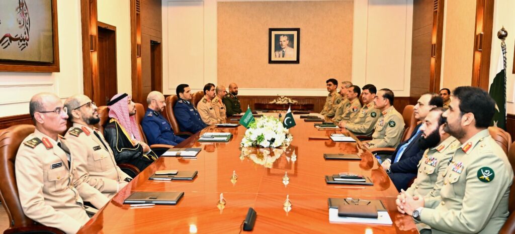 Saudi Army Chief, Field Marshal agree to strengthen military partnership