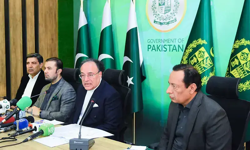 Finance Minister calls for mindset shift as experts warn of deepening economic challenges