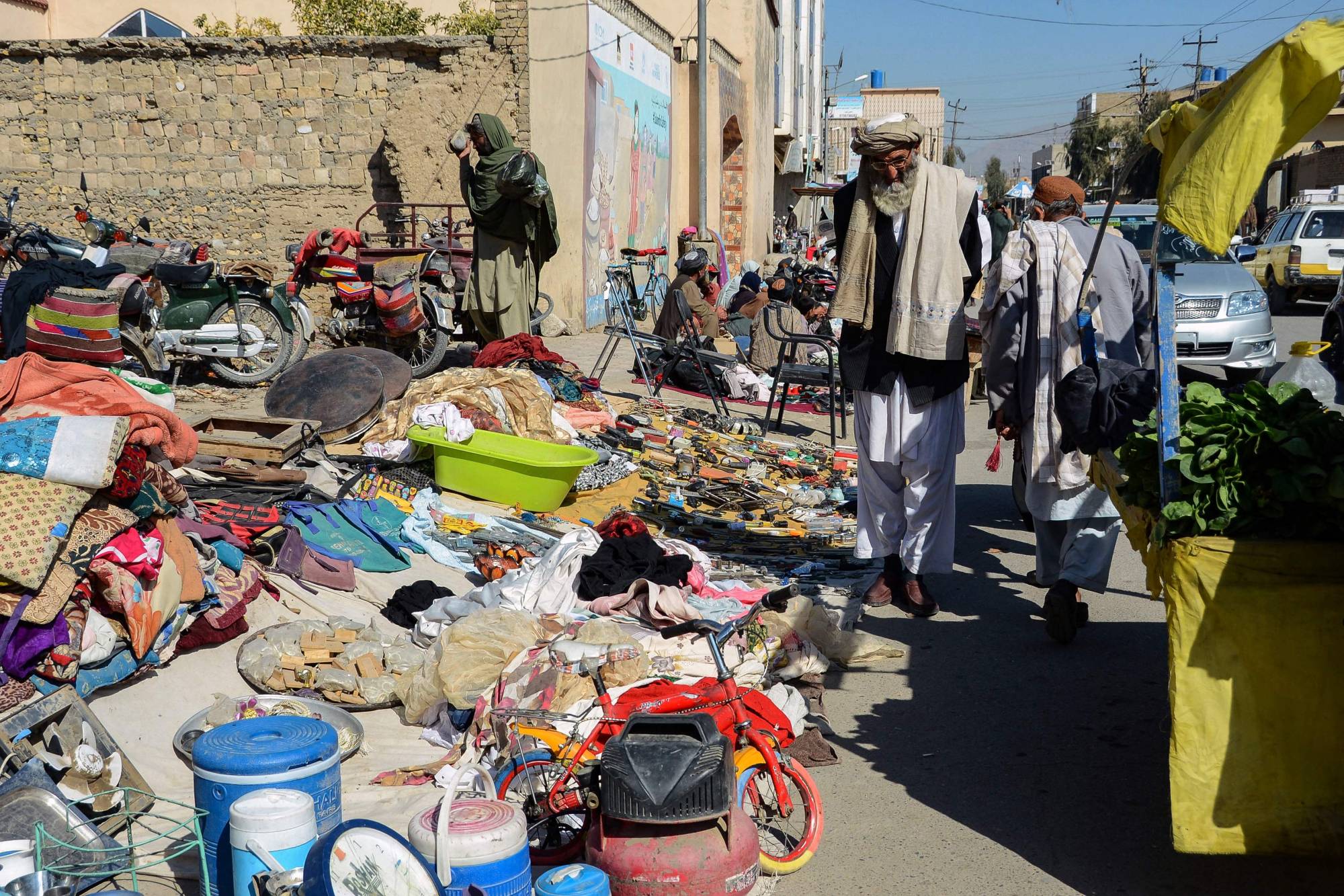UN Warns of Economic Collapse in Afghanistan Under Taliban Regime