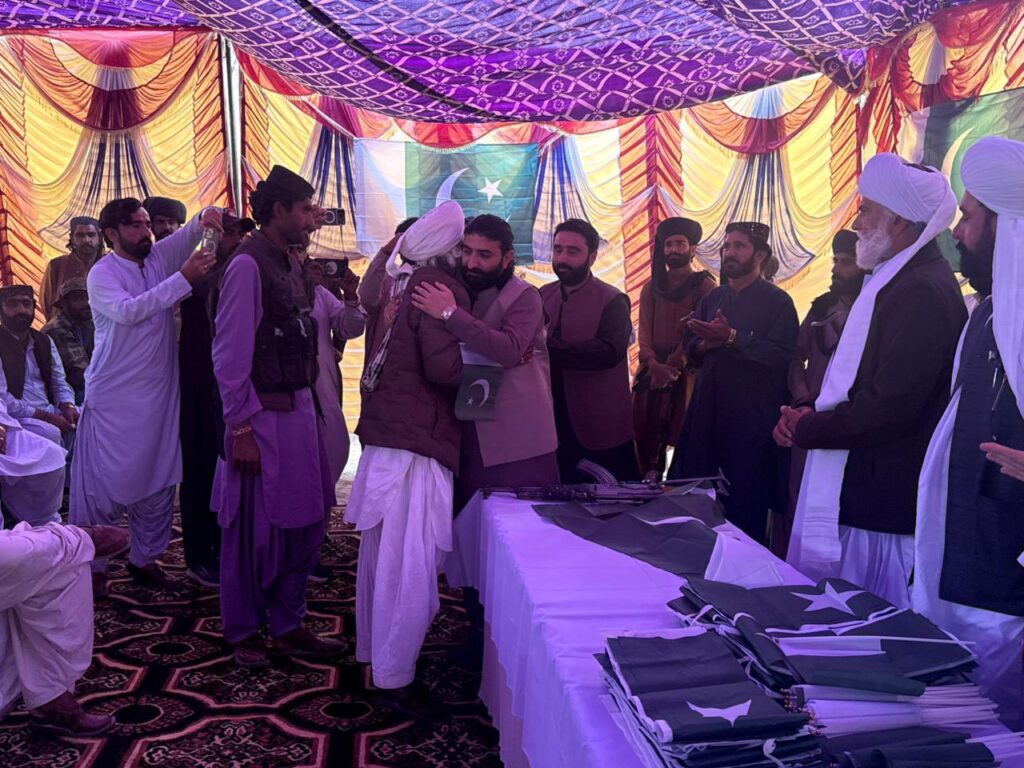 Over 100 militants, including commander, surrender in Balochistan