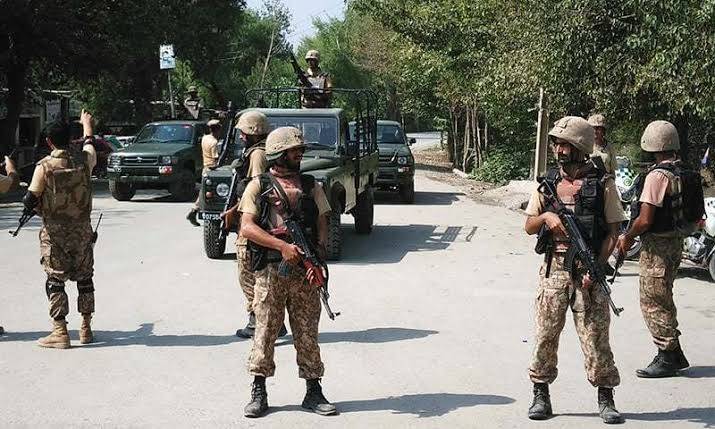The security forces carried out an intelligence-based operation in the Kalat, targeting what officials described as the presence of militants linked to the group Fitna al Hindustan, which authorities allege is an Indian-sponsored proxy organisation.