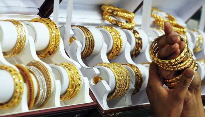 Gold prices hit record highs in Pakistan