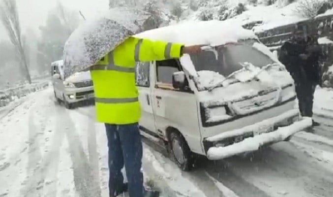 Traffic Restored on Snow-Covered Roads in Balochistan
