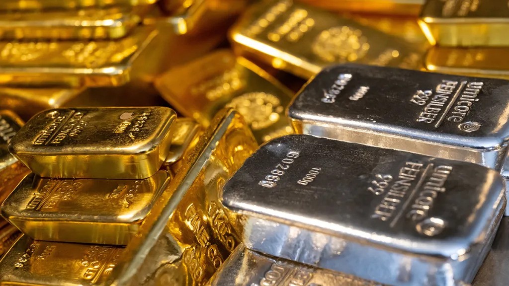 Gold and Silver break all records amid war fears, what’s driving the unstoppable surge?