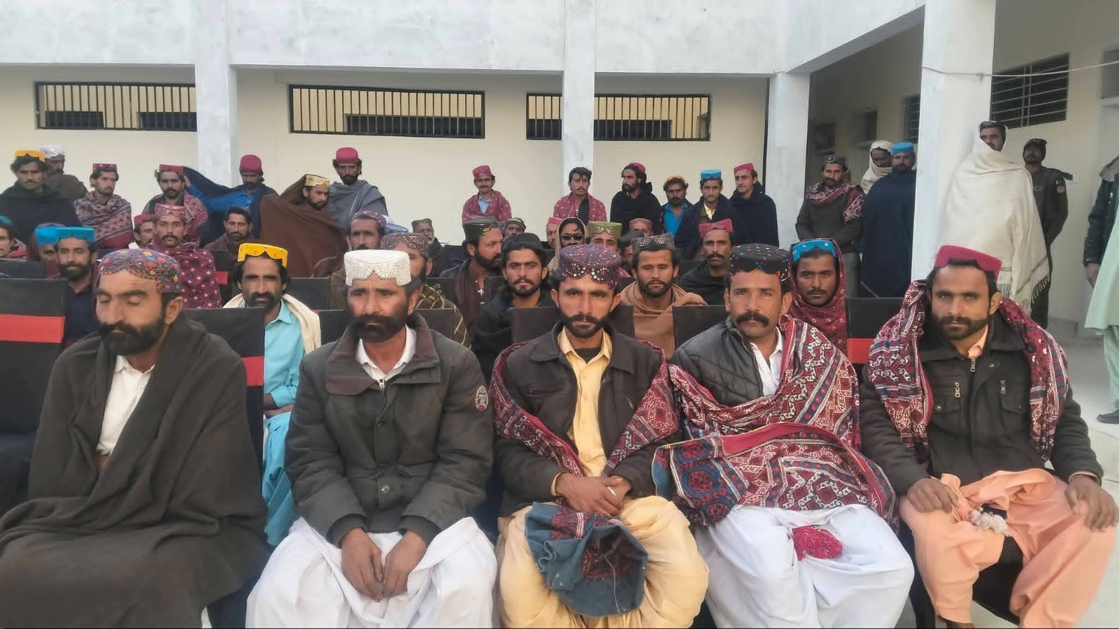 Police Pressure Compels 79 Dacoits to Surrender in Rajanpur