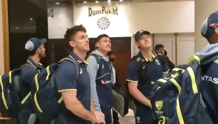 Australian Team Arrives in Pakistan