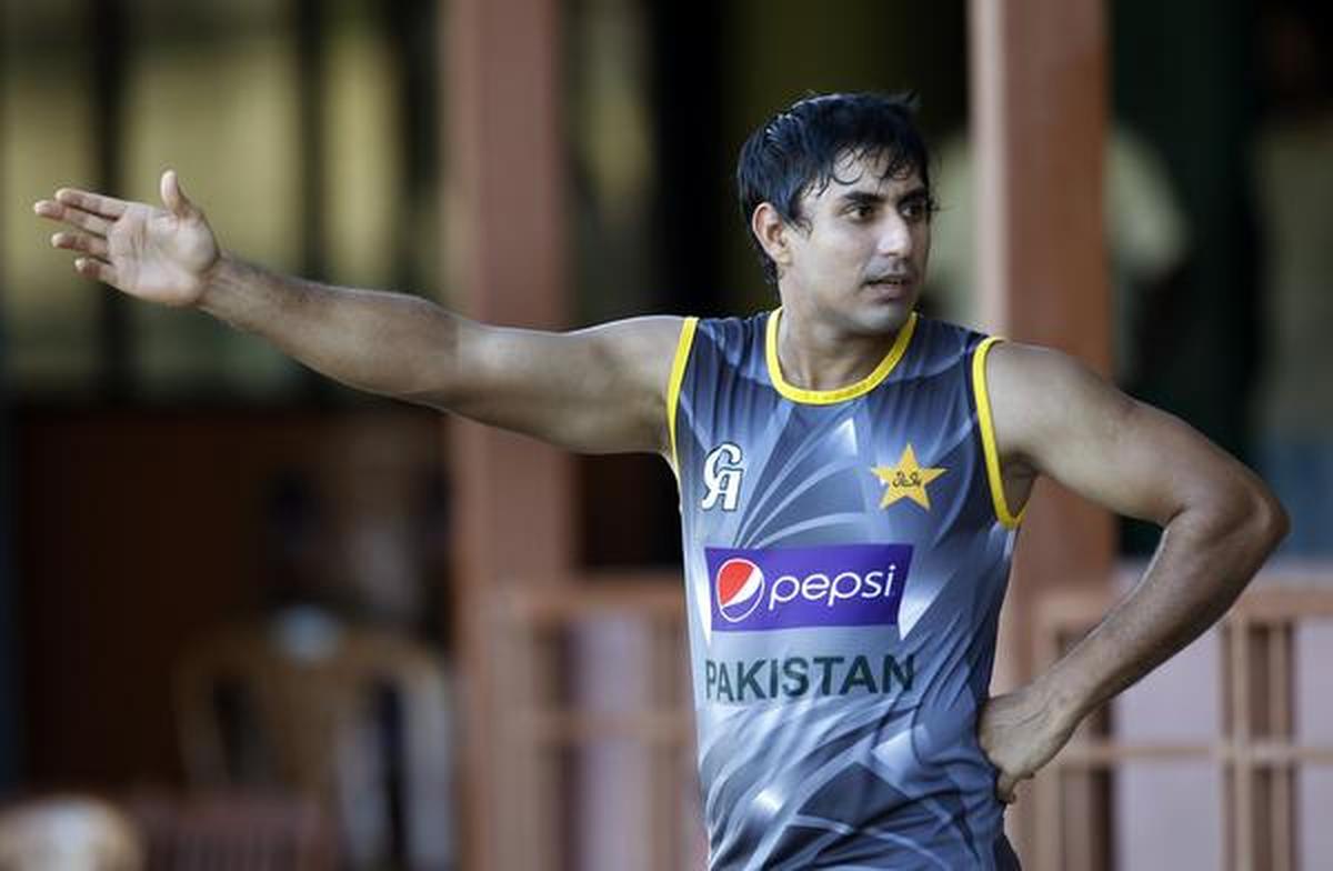 Former batter apologizes to nation over spot-fixing