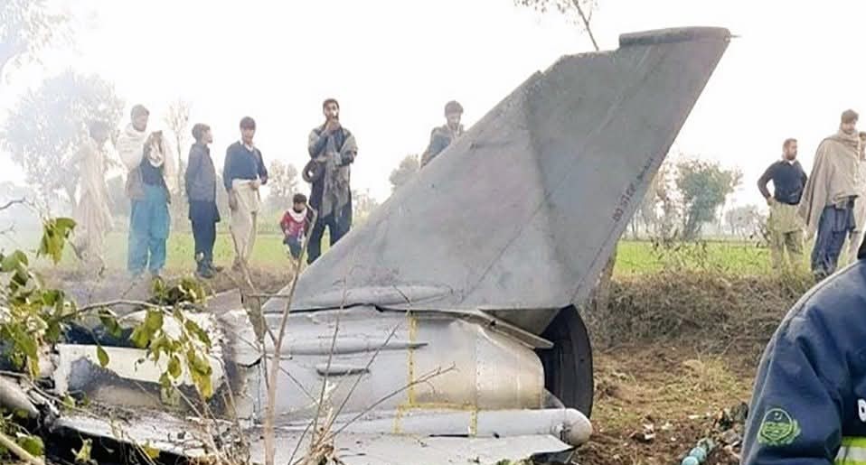 Fact Check: Videos of ‘Downed Pakistani Jet’ Are Fake, Misleading