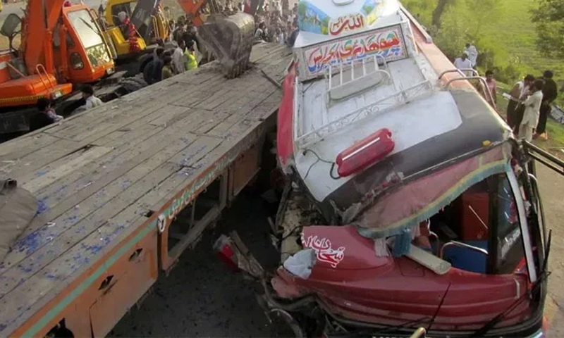 11 Killed in Coach-Trailer Collision Near Khairpur