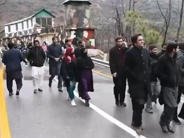 Students Visit Line of Control Under ISPR Winter Internship