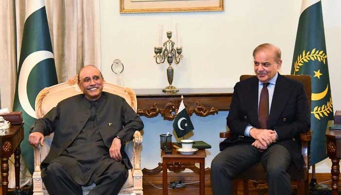 PM, President reaffirms resilliance and unity on Pakistan Day