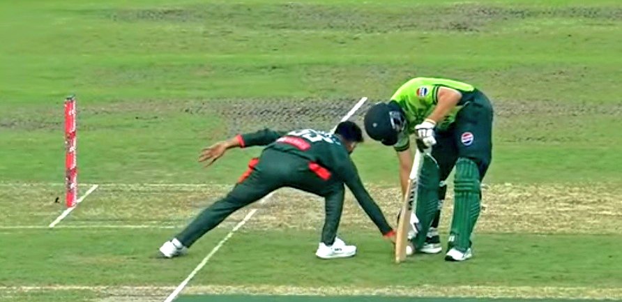 Fierce Clash Between Pakistani and Bangladeshi Players
