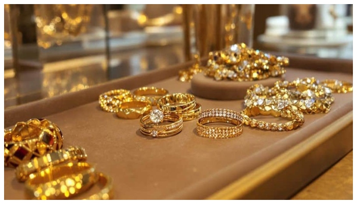Gold prices drop across Pakistan
