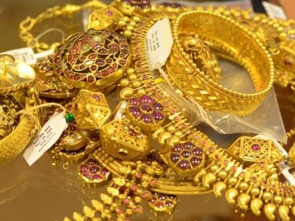 Gold prices surge across Pakistan today