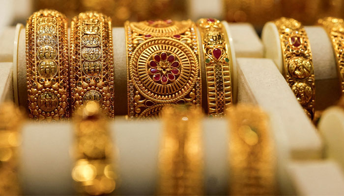 Gold prices surge across Pakistan once again