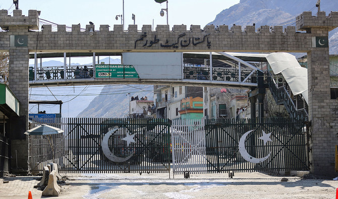 Pakistan Reopens Torkham Border Crossing for Deportation of Illegal Afghans