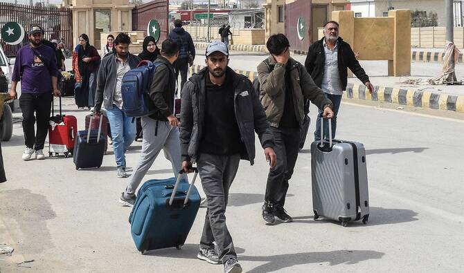 Pakistan Evacuates 650 Nationals from Iran