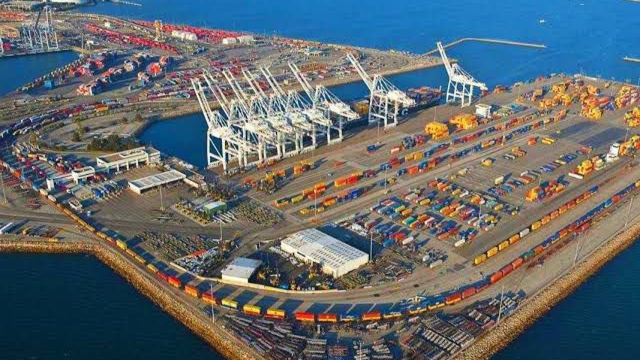 Gwadar Port Emerges as Alternative Amid Strait of Hormuz Closure, Gulf Tensions