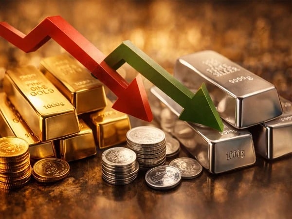 Gold Prices Decline in Global and Local Markets