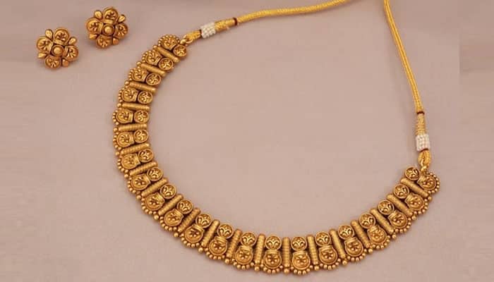 Gold Prices Drop in Pakistan by Rs. 5,200 Per Tola