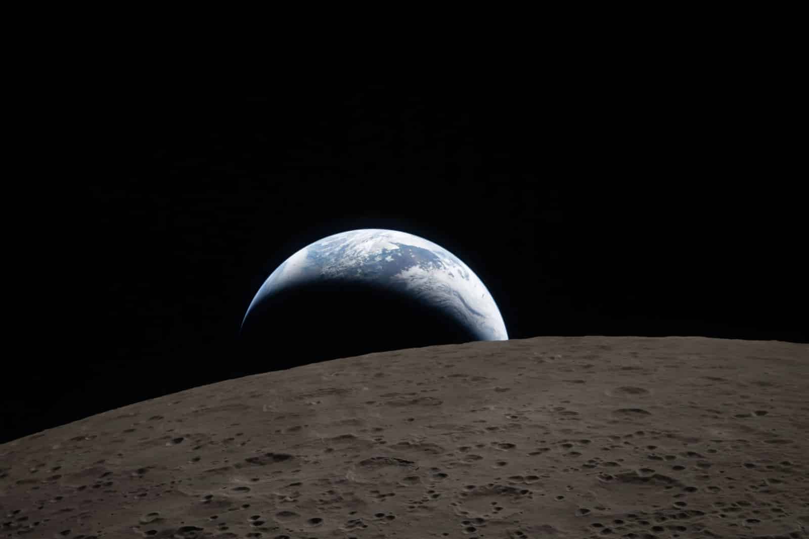 NASA Crew Captures Rare Earthset Behind the Moon