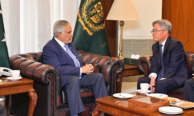 Chinese Envoy Meets Ishaq Dar