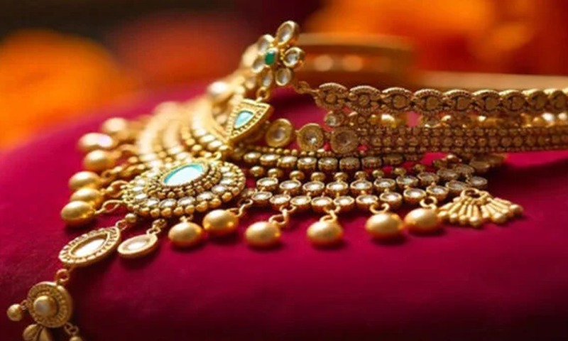 Gold Prices Surge in Pakistan and Global Markets