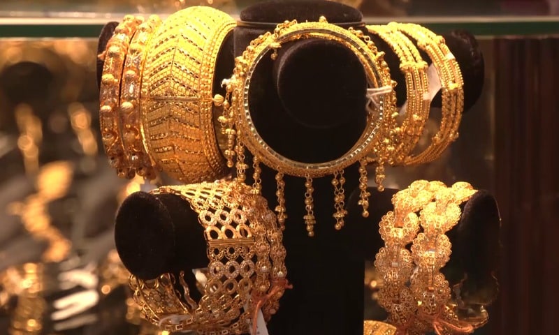 Gold Prices Fall in Pakistan and Global Markets