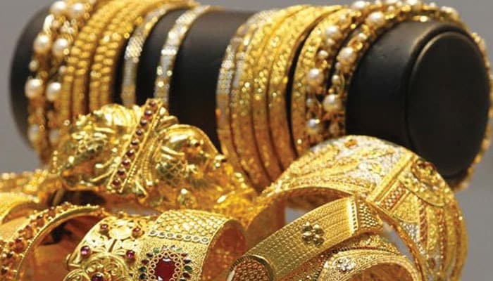 Gold Prices Drop in Pakistan