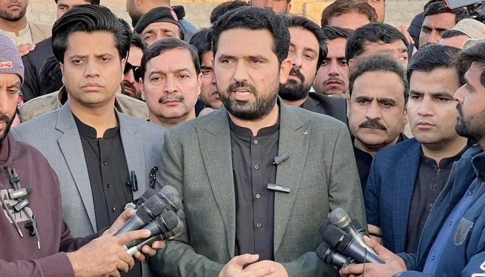 CM KP Uses Road Blockade as Political Stunt