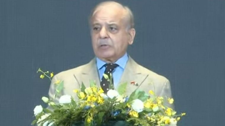 PM Invites Chinese Investment; Vows Aid-to-Trade Shift