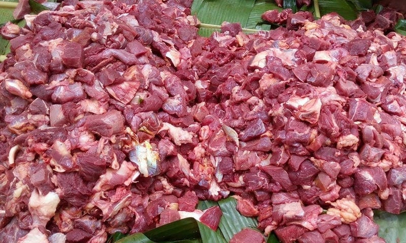 Pakistanis distribute meat to the oppressed in Gaza