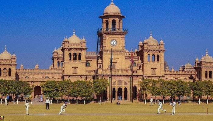 Islamia College Students Suspended for Harassing Female Lecturer