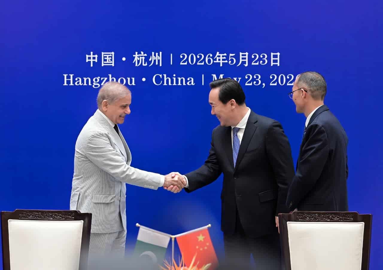 Prime Minister visits China, signs 2 important MoUs