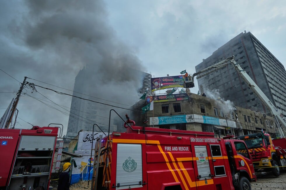 Fire in Custome warehour injures 25 in Quetta