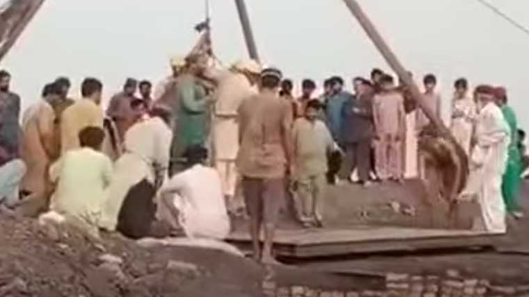Four Miners Killed and Five Injured in Mine Collapse