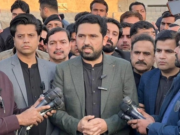 KP Chief Minister Gives Government One-Week Ultimatum