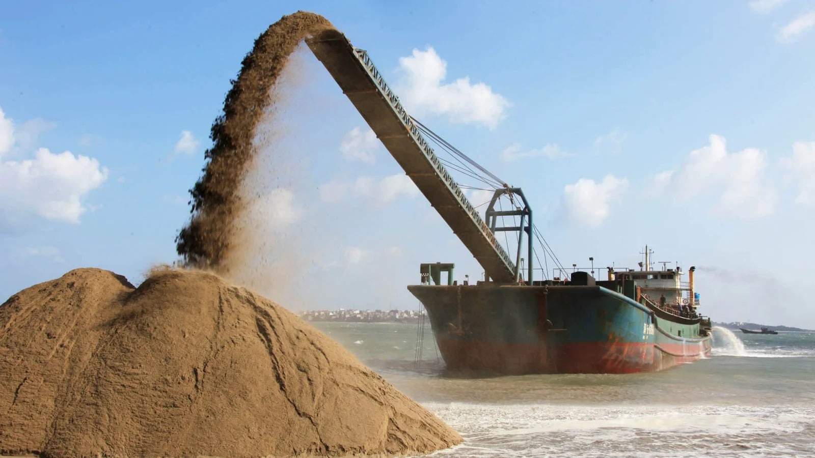 Pakistan Launches Indigenous Dredging Operations at Port Qasim