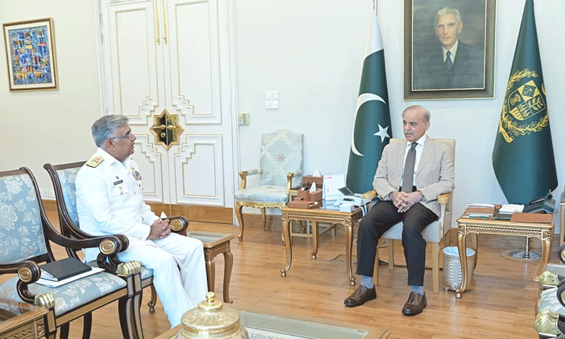 Naval Chief Briefs PM on Pakistan Navy’s Future Projects