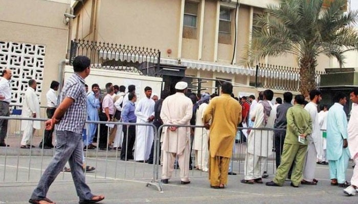 UAE Deports 3,500 Pakistanis Over Social Media Violations