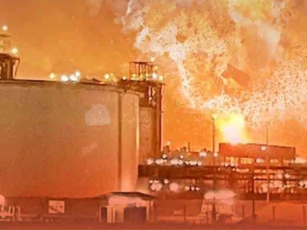 Fatal Blast and Fire Hit Qatar's Ras Laffan LNG Plant