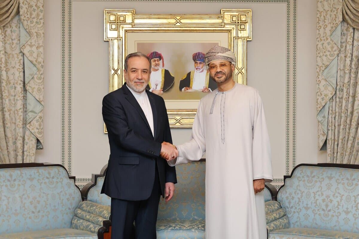 Iranian delegation arrives in Oman for consultations on the Strait of Hormuz