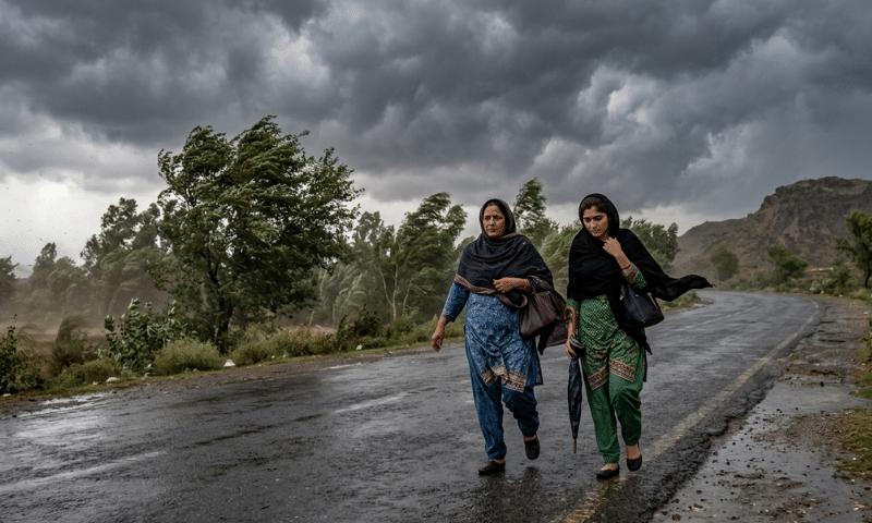 Met Office Forecasts Rain, Strong Winds as New Weather System Arrives