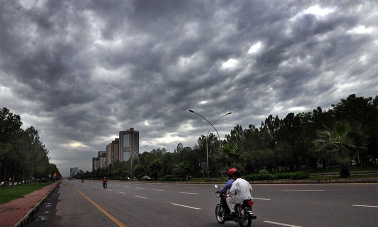 Pakistan Issues Storm, Hail and Flash Flood Alert as Heatwave Intensifies
