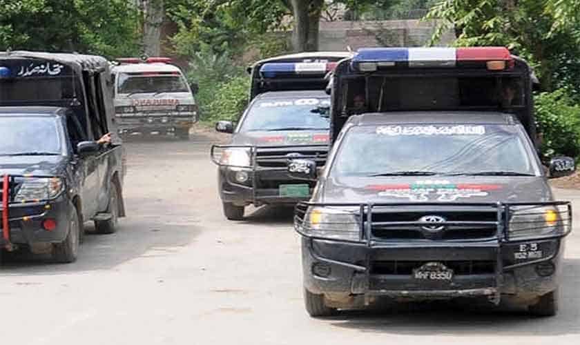14 Prisoners Escape from Police Van Near Islamabad;