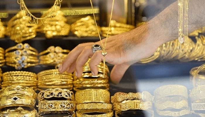 Gold Prices Drop Significantly in Pakistan