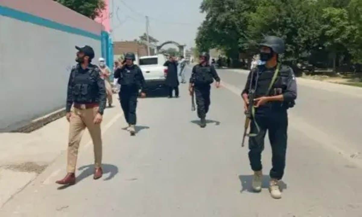 Terrorists attack Bannu police station, four injured in fierce gun battle