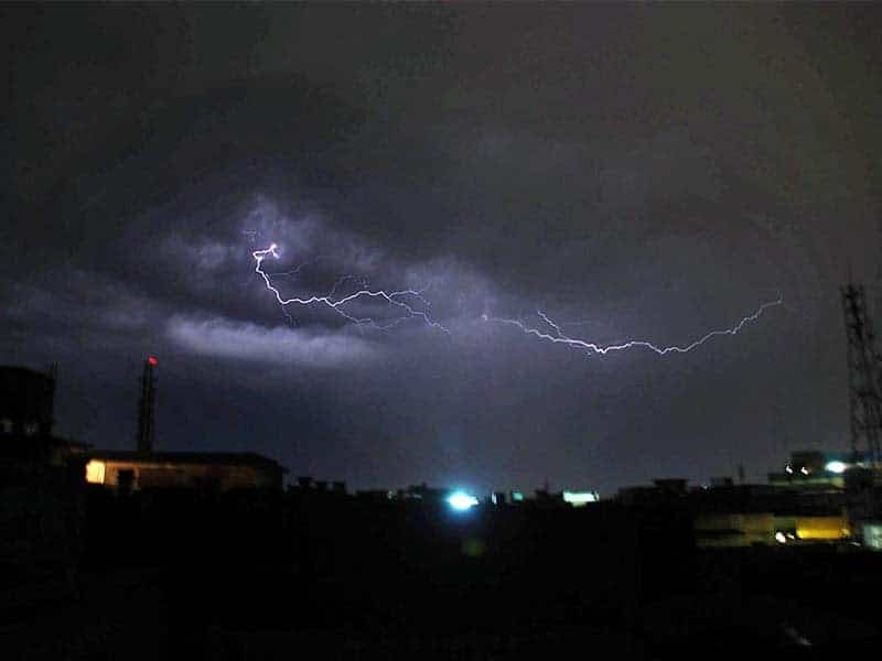 What Happened Moments Before a Roof Suddenly Collapsed in Mardan